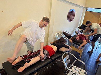 Dybdegående massagekursus til korrektion af kropsholdning