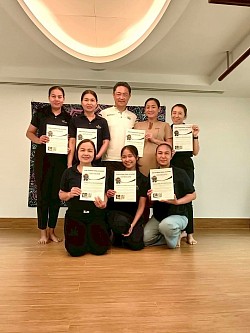 Hironori Ikeda med Chiva-Som-terapeuter, Hua Hin