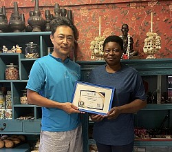 Eine Krankenschwester aus den USA kam zu RSM, um ihren Beruf auf Massagetherapie umzustellen