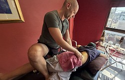 Manuelle Therapie bei chronischen Triggerpunktschmerzen