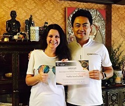 Una reconocida profesora de yoga facial de Ucrania vino a tomar 3 cursos primarios de masaje y lecciones privadas en RSM