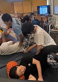 Pelajari cara meningkatkan mobilitas tulang belakang.