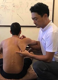 Deep Tissue Massage for pain relief and to improve scapulae up/down rotation