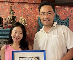 A famous yoga teacher from Korea attends RSM to study massage, focusing on postural analysis using functional anatomy to enhance her yoga teachings
