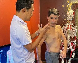 Assessment of Spine mobility before deep tissue massage