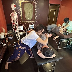 Corso di massaggio profondo per terapisti professionisti