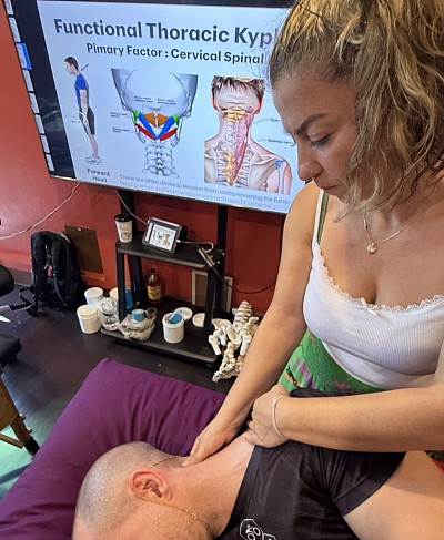 頸椎可動性を高める整形外科マッサージ