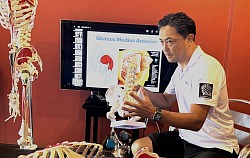 呼吸と脊椎モビリティのためのオーソペディックマッサージコース