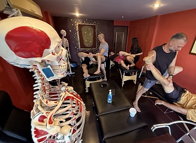 Kursus urutan shiatsu yang mendalam