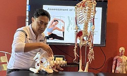Sportmassage met integratie van kinetische ketenanalyse