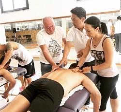 Aprofunde conosco suas habilidades e conhecimentos em correção postural