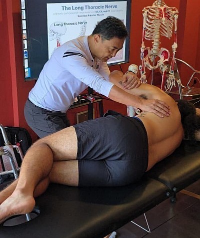Massagem desportiva para dores crónicas