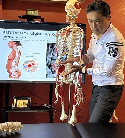 Chứng cong cột sống thắt lưng và nghiêng xương chậu ra trước