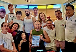 Chuyên viên trị liệu massage điểm kích thích