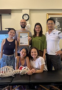 Các nhà vật lý trị liệu và huấn luyện viên thể thao chuyên nghiệp